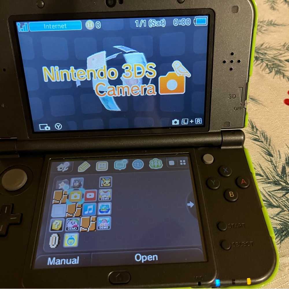 Nintendo 3DS with case -charger & many games